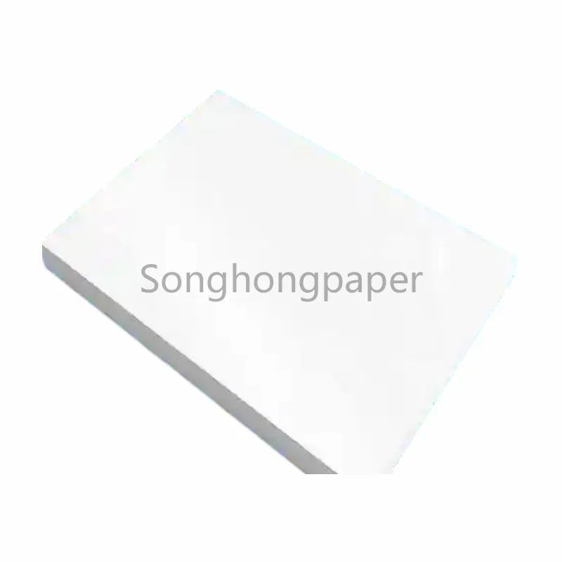 Recycelbarer C2S -Kunstpapier