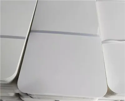Verpackung aus weißem Karton, A4-Bekleidungskartonpapier, T-Shirt-Verpackung aus weißem Kartonpapier