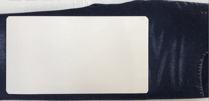 Weißes Kartonpapier zur Unterstreichung von Hosenverpackungen, Innenfutter für Hosenverpackungen, weißes Duplexbrett mit grauer Rückseite